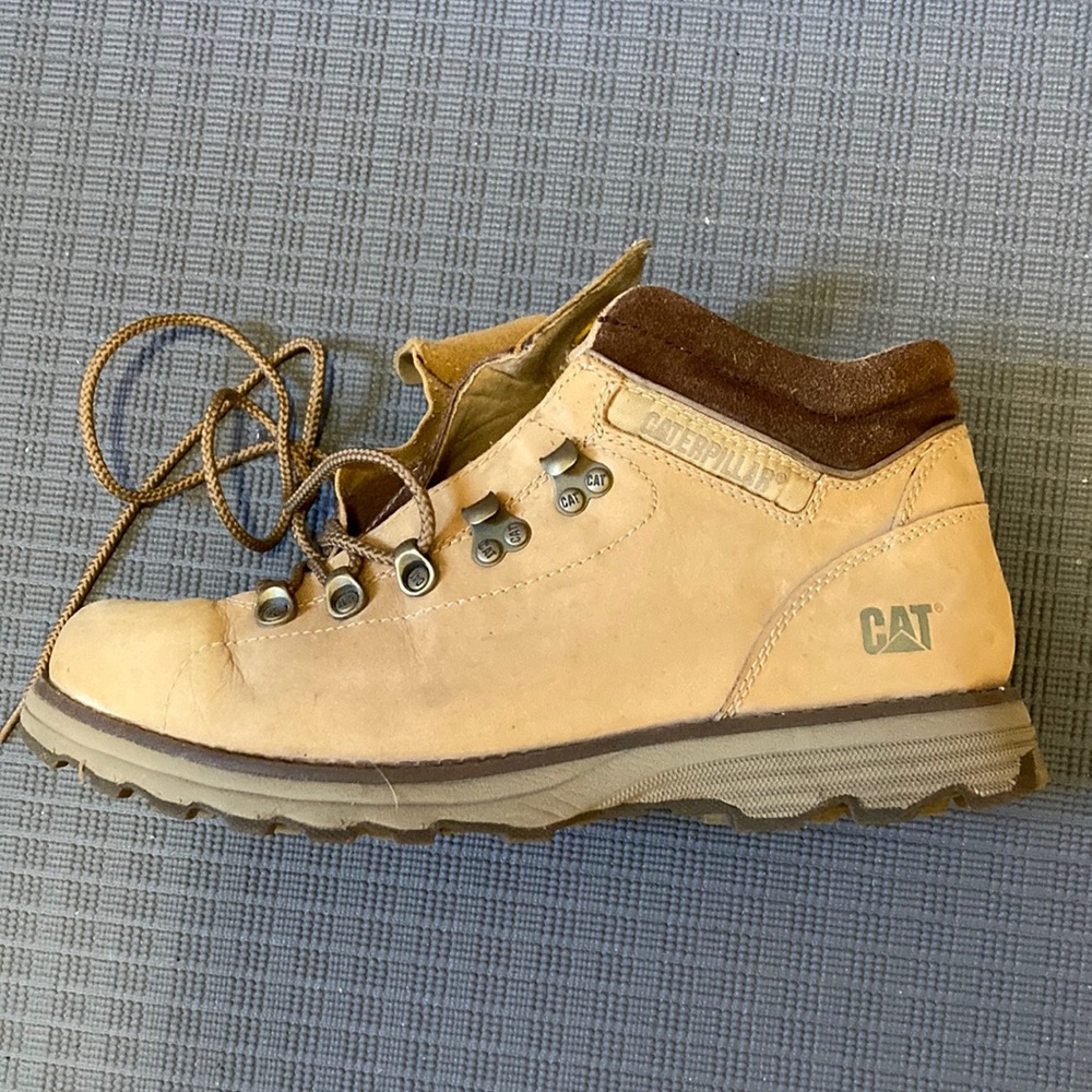 caterpilar mid cut,barely worn